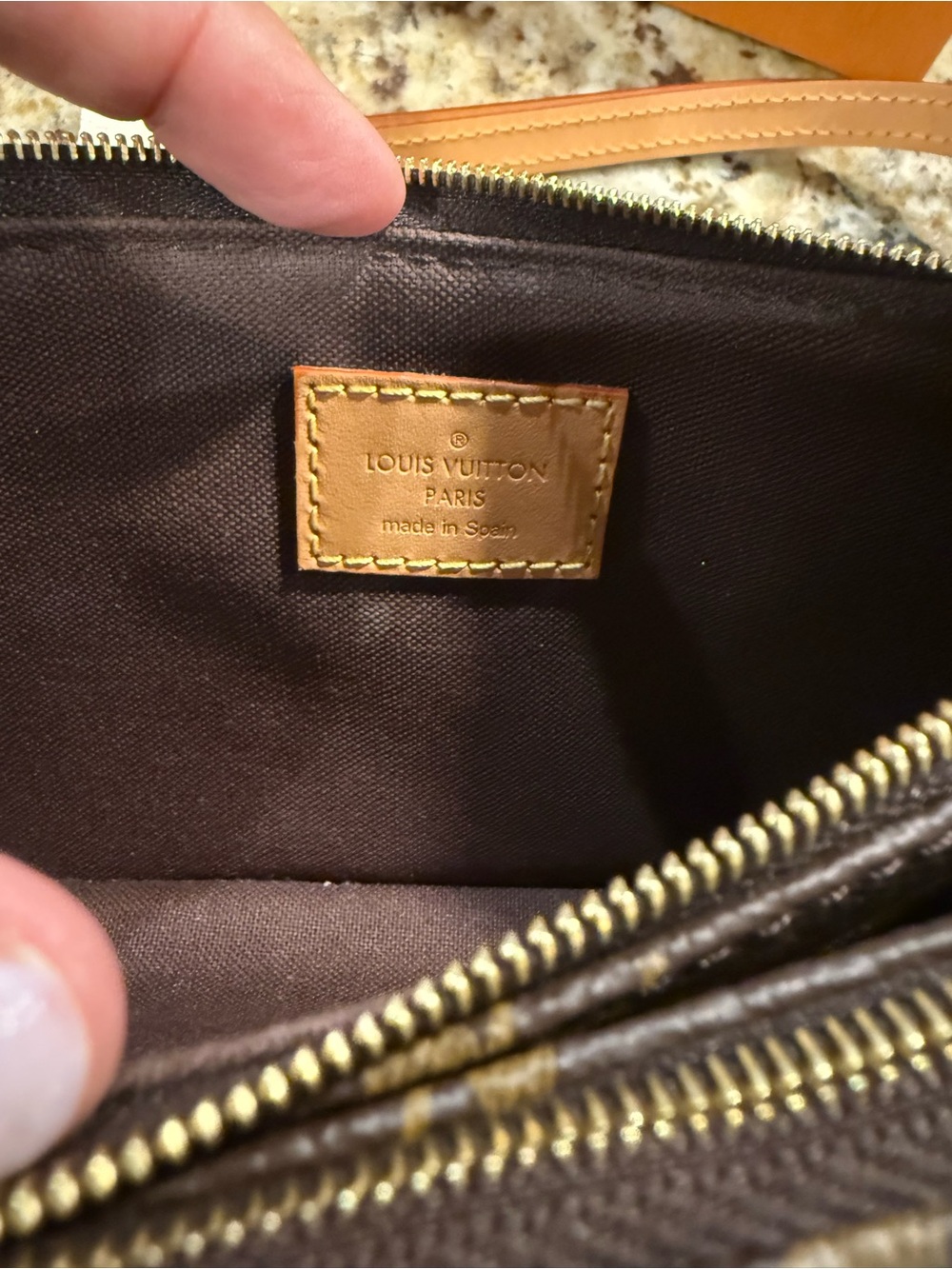 Louis Vuitton Monogram Liv Pochette - Picture 10 of 14